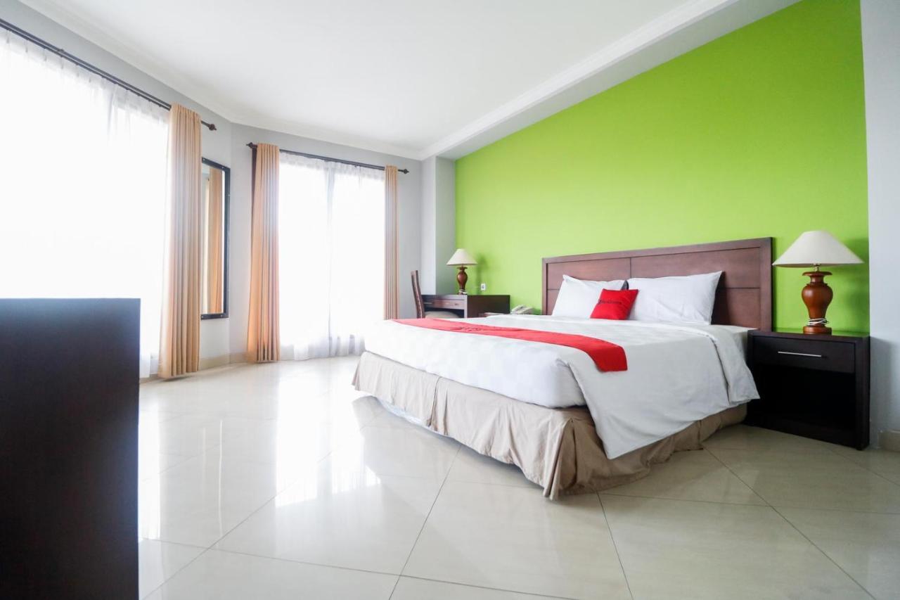 Hotel Reddoorz Premium @ Bukit Damai Indah Balikpapan  Exteriér fotografie