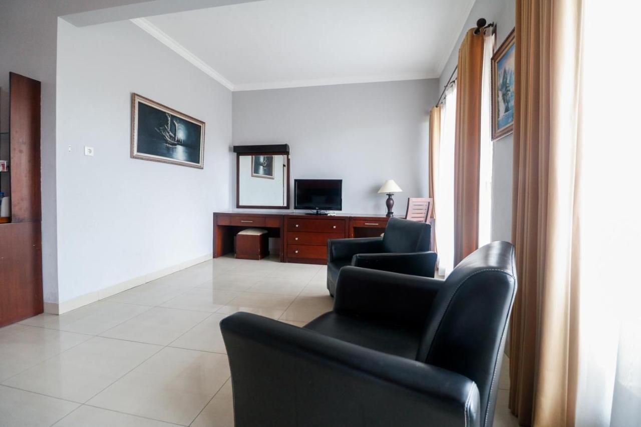 Hotel Reddoorz Premium @ Bukit Damai Indah Balikpapan  Exteriér fotografie