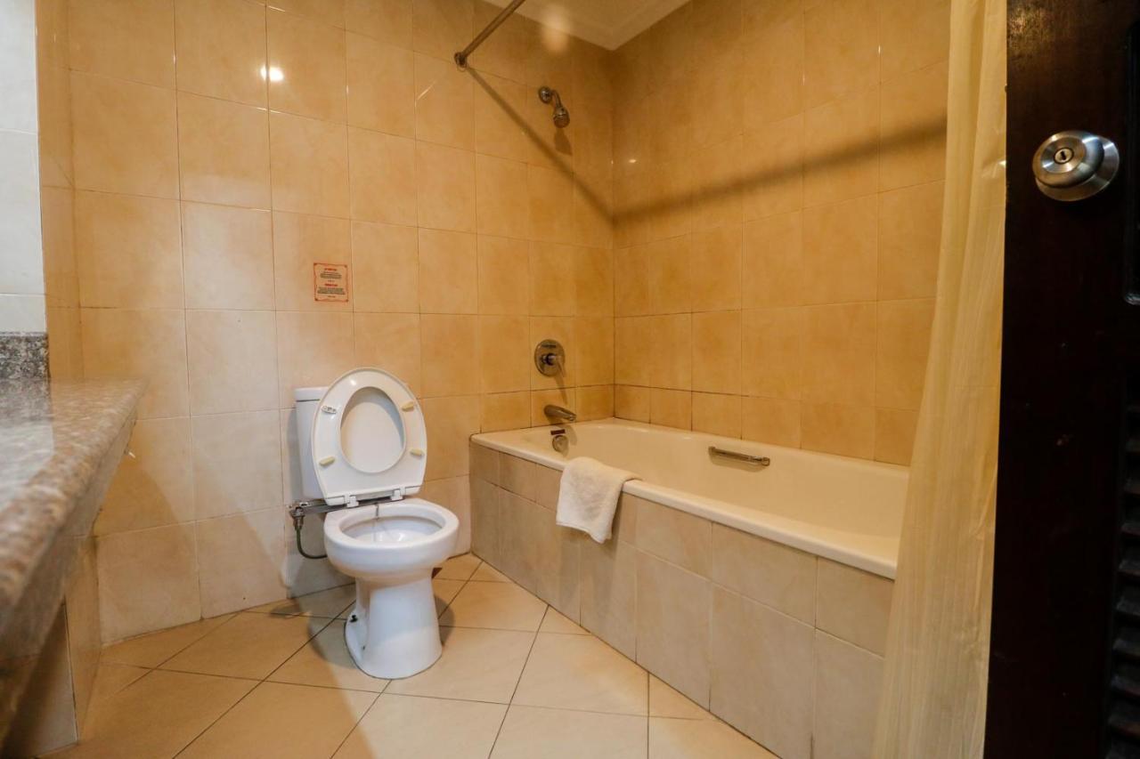 Hotel Reddoorz Premium @ Bukit Damai Indah Balikpapan  Exteriér fotografie